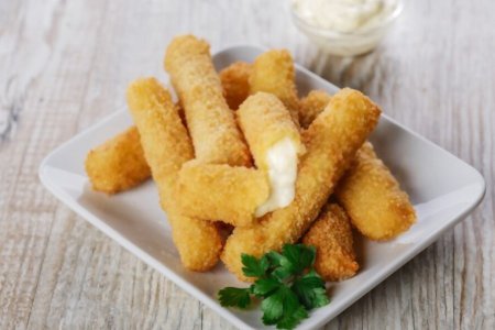 Cheese Sticks With Fries