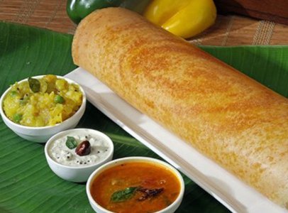 Plain Dosa (Served with chutney and sambar)