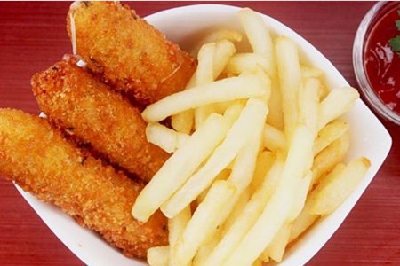 Cheese Sticks With Fries
