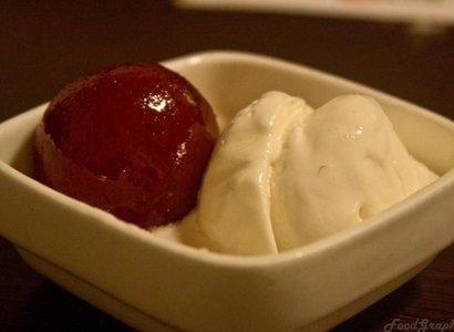 Gulab Jamoon with Ice Cream